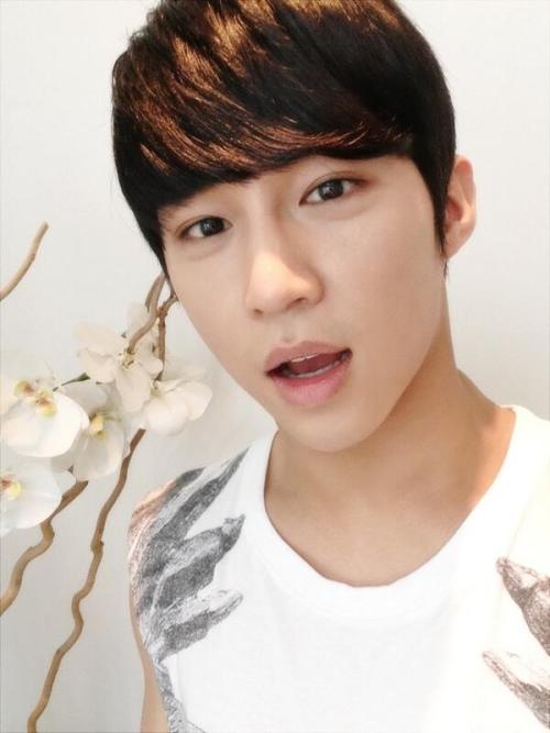 woong-jae:  130515 Hyeongkon’s Twitter 