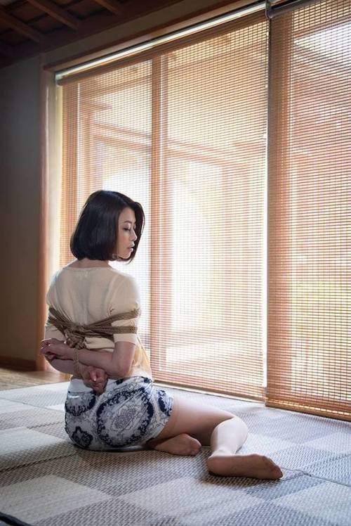 justscreenshots:Shibari Naka AkiraModel Maki adult photos