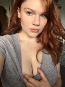 yourlittleredhead:  Make up less feels so good