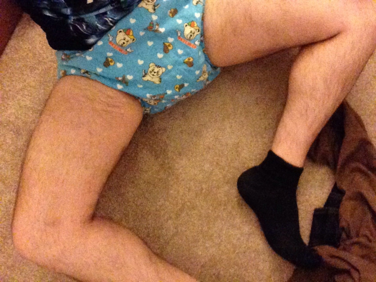 aballycakes:  we-all-have-naughty-secrets:  Rocking the cover that I got from my