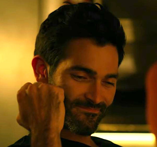 stellina-4ever:Tyler Hoechlin is Ian Yerxa in a “Another Life” 1x01