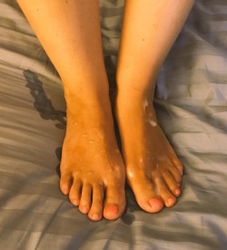 Only Cummy Toes !