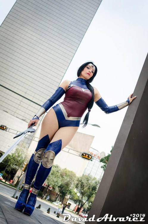 hotcosplaychicks:  Wonder Woman by Darth-Kaoru  Check out http://hotcosplaychicks.tumblr.com for more awesome cosplay