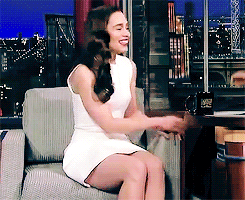 jonsnows:Emilia Clarke being adorable.