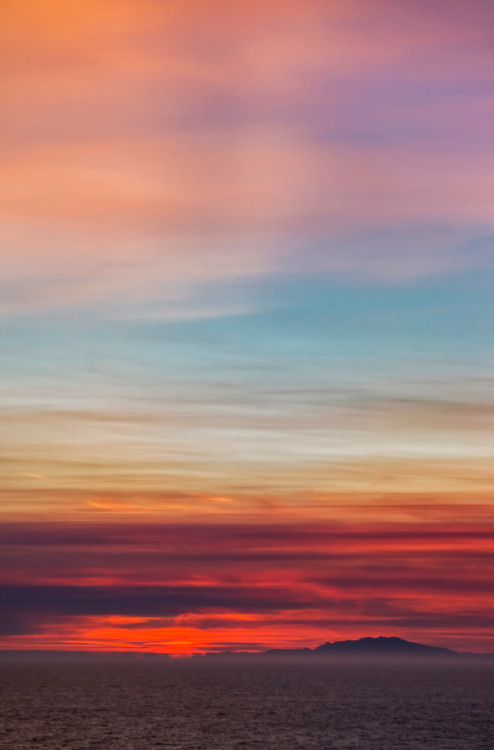 v-ersatility:  Endless Sunset by Stuck in Customs                  