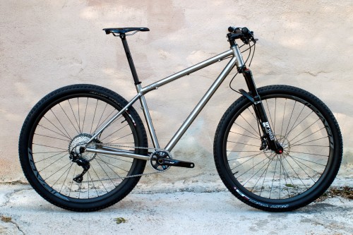 cyclobicycles:  Full build of one of latest projects. A Cyclo Totxo Ti 29er. DTSwiss fork. Shimano X