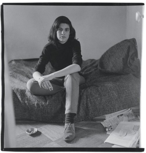 controlledeuphoria:  stephanievenerande:  Susan Sontag, grasped by Diane Arbus, altruists by extensi