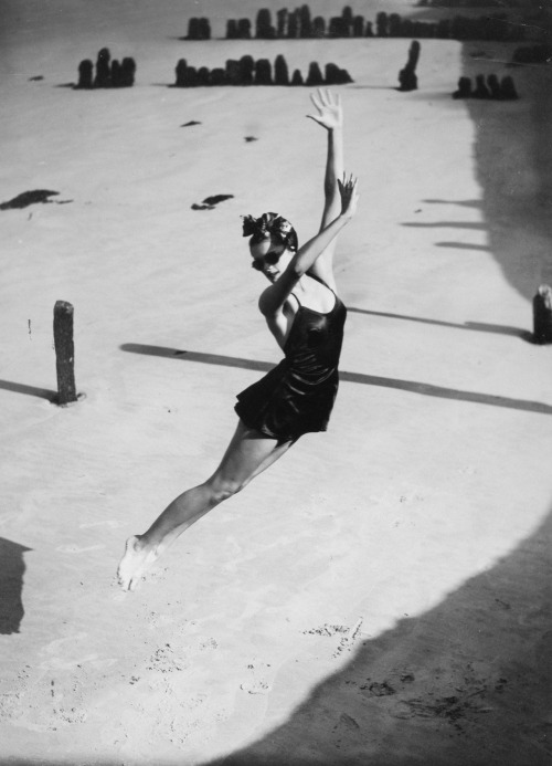 jumblepusher:Norman Parkinson. “Jump (Pamela Minchin in a Fortnum &amp; Mason bathing suit