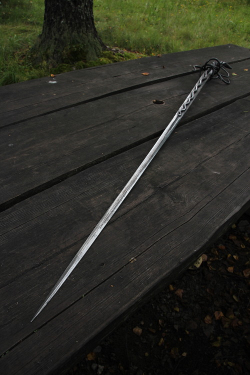 routavirta: Finally finished this R’lyeahan Rapier. Ia Ia lets poke something for the glory of