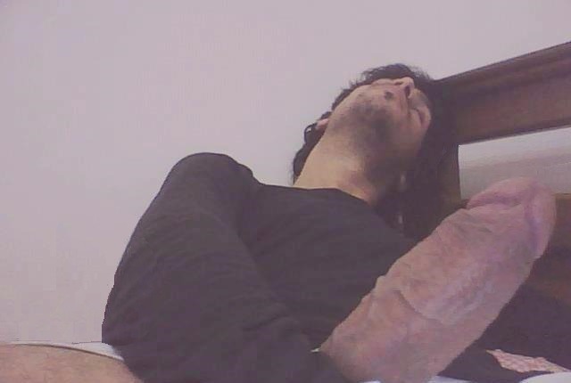 youshouldbemykitten:  Jeans time, showing off.Reblog to set free those closed minded