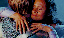 chase-steins:kate’s television meme: 5/40 canon couplesarthur pendragon & guinevere merlin“how c