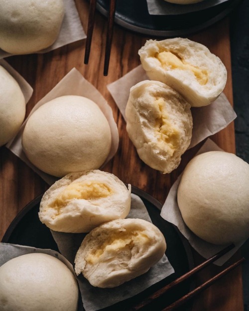 mochimallow:Steamed custard buns@omnivorescookbook via Instagram