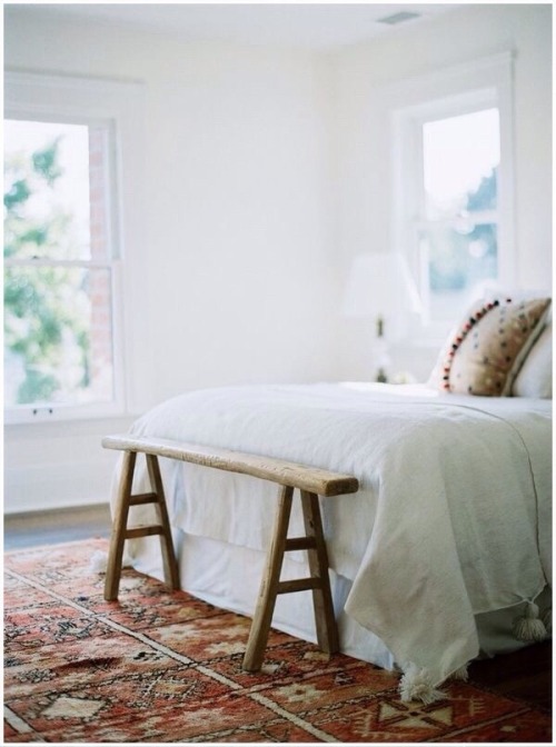 oldfarmhouse:
“White Linens works perfectly here ☄
Found on
@weheartit
”