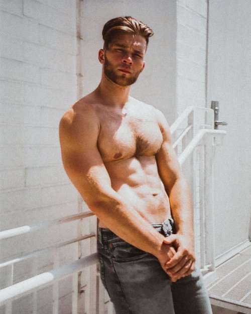 Lex Lederman is transitioning from otter to bear. The painstakingly trained six-pack gives way to a 