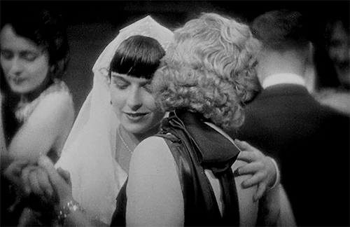 greyelven:  Louise Brooks and Alice Roberts in Pandora’s Box (1929)  G.W. Pabst’s Pandora’s Box feat