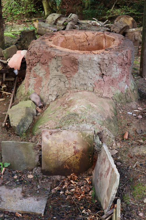 thesilicontribesman:Replica Roman Updraft Pottery Kiln, Vindolanda Roman Fort, Northumberland, 29.4.