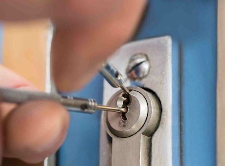 Three Tips To Emergency Locksmiths Near Me Much Better While Doing Other Things