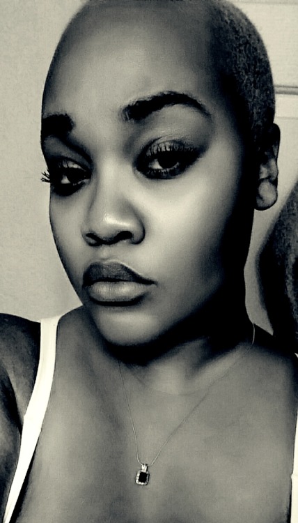 poutyr3dlips:  For your viewing pleasure. 