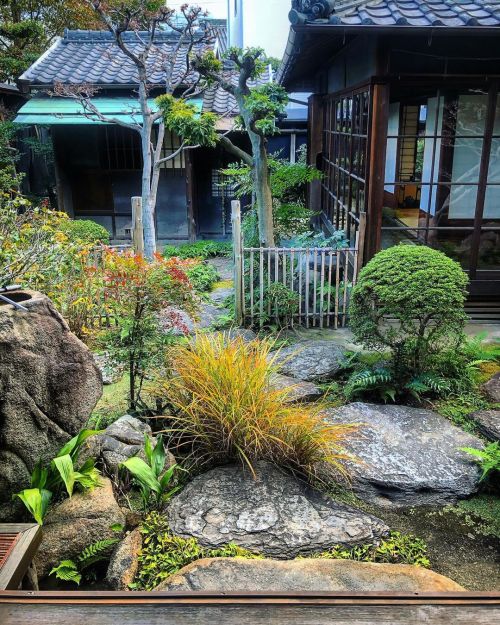 京極庵庭園“山里の庭” [ 香川県丸亀市 ] ② Kyogokuan Garden, Marugame, Kagawa ーー丸亀駅すぐ近くに残る、丸亀藩主・京極家の御用商の明治時代の屋敷。茶室“松濤庵