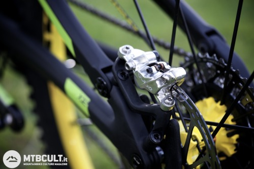 yetifro:  aces5050:  Jerome Clementz Bike Check: Cannondale Jekyll 27.5 2015 (via mtbcult.it)  The s