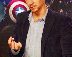 radwynn:  I’m quite sure that Tom Hiddleston can lay an enchantment magic on the