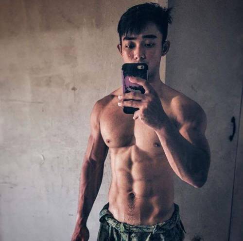 fuckyeahsgbois:  Fighting fit