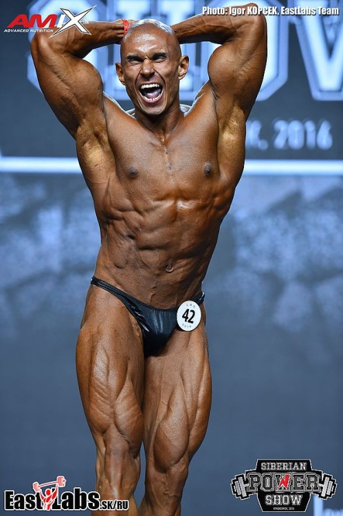 themuscleworshipdiaries:  sannong:    Bobro Sergey (Бобро Сергей) - 2016 Siberian Power Show, 80 kg.Tight as a fucking drum and loving it!  Fuck yeah!! Love that dry shredded conditioning and those cheeky facial expressions!