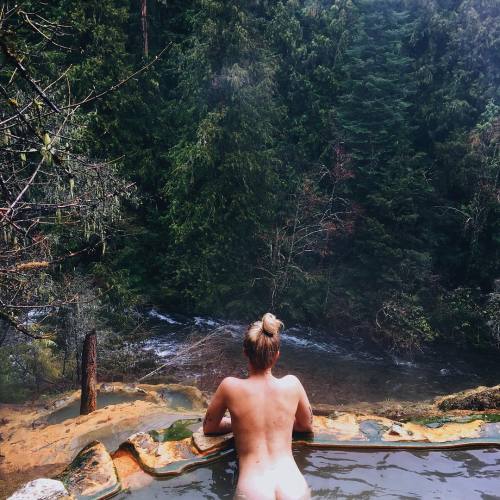 asuperiorlife:   (at Umpqua Hot Springs)