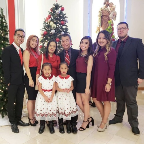 Merry Christmas from the Tran/Ninh Phamily! ❄ www.instagram.com/p/Br0hd-oh83f/?utm_source=ig