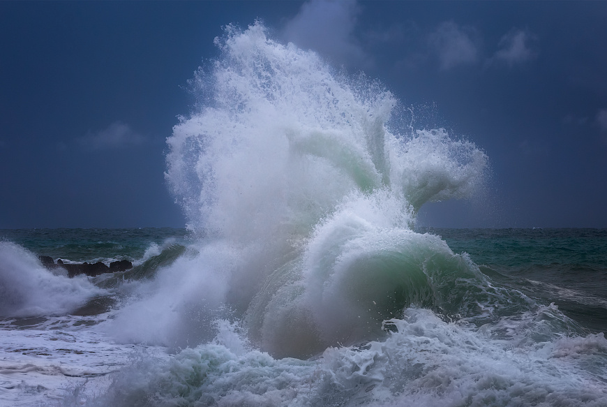 nubbsgalore:  explossions in the sea. photos by giovanni allievi along the italian