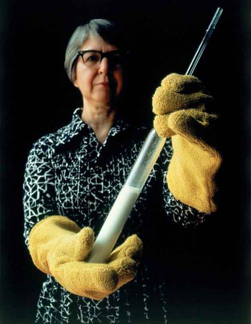 R.I.P Stephanie Kwolek, inventor of kevlarStephanie Kwolek, a pioneering female chemist at DuPont wh