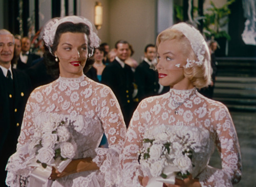heirloombabydoll:Gentlemen Prefer Blondes (1953), dir. Howard HawksThis last shot of Dorothy and Lor