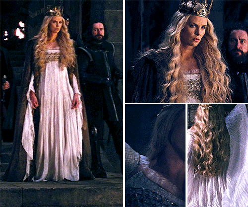 beyonce-knowles-carter:COSTUME DESIGN IN TV & FILMCharlize Theron as Queen Ravenna inSNOW WHITE 