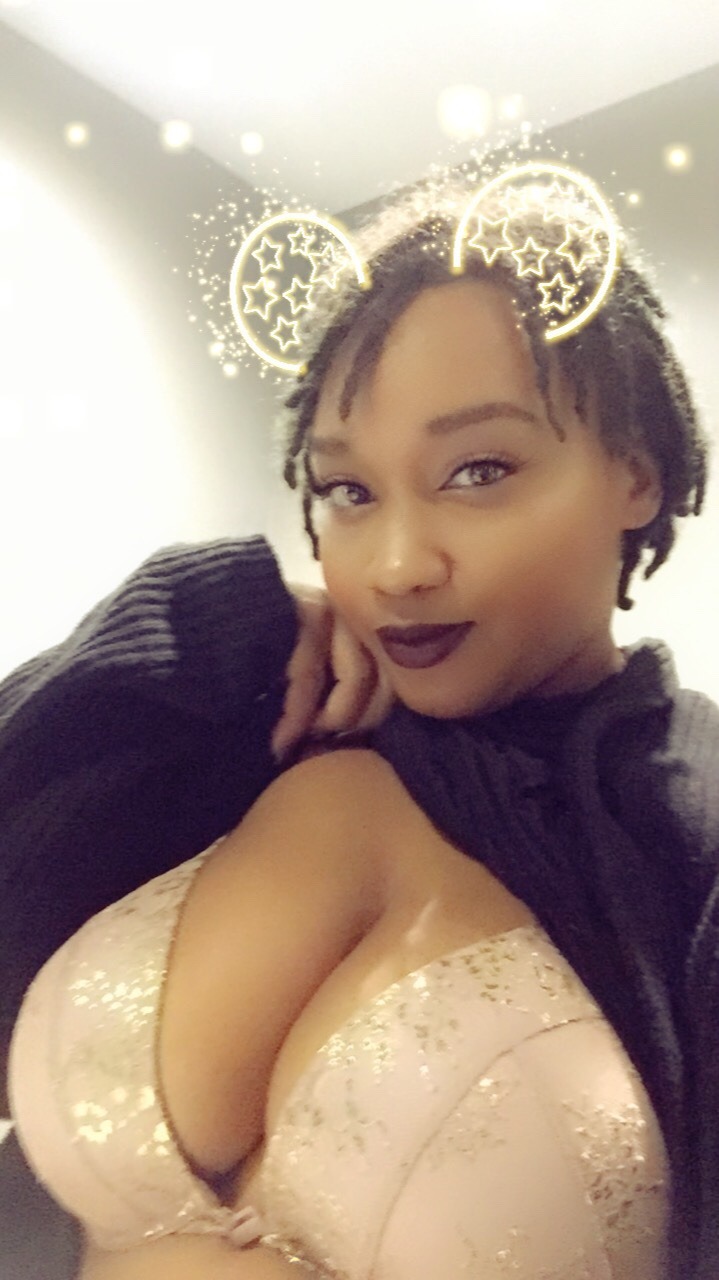 csmitty4u:  missygotdajuice:  I’m always sending my fave nudes when I get to work