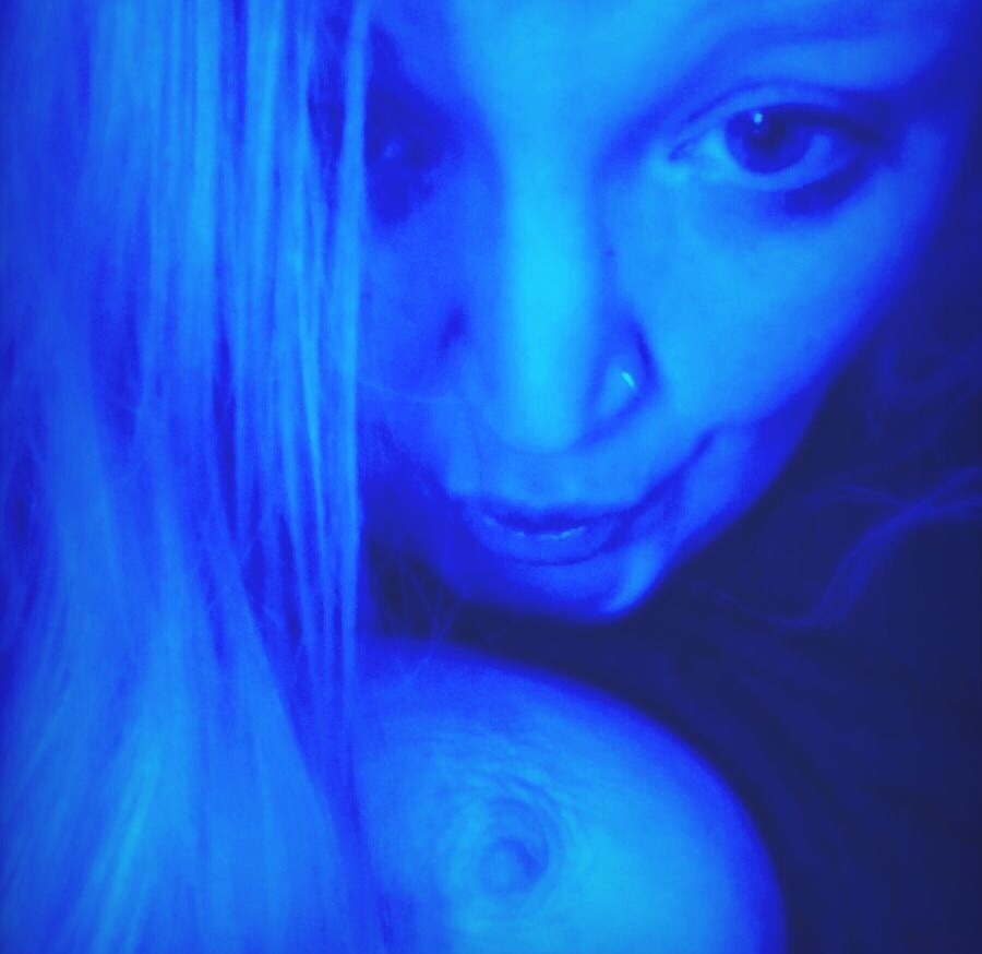 alice-is-wet:  Night night followers. 🌙✨  Xoxo Alice