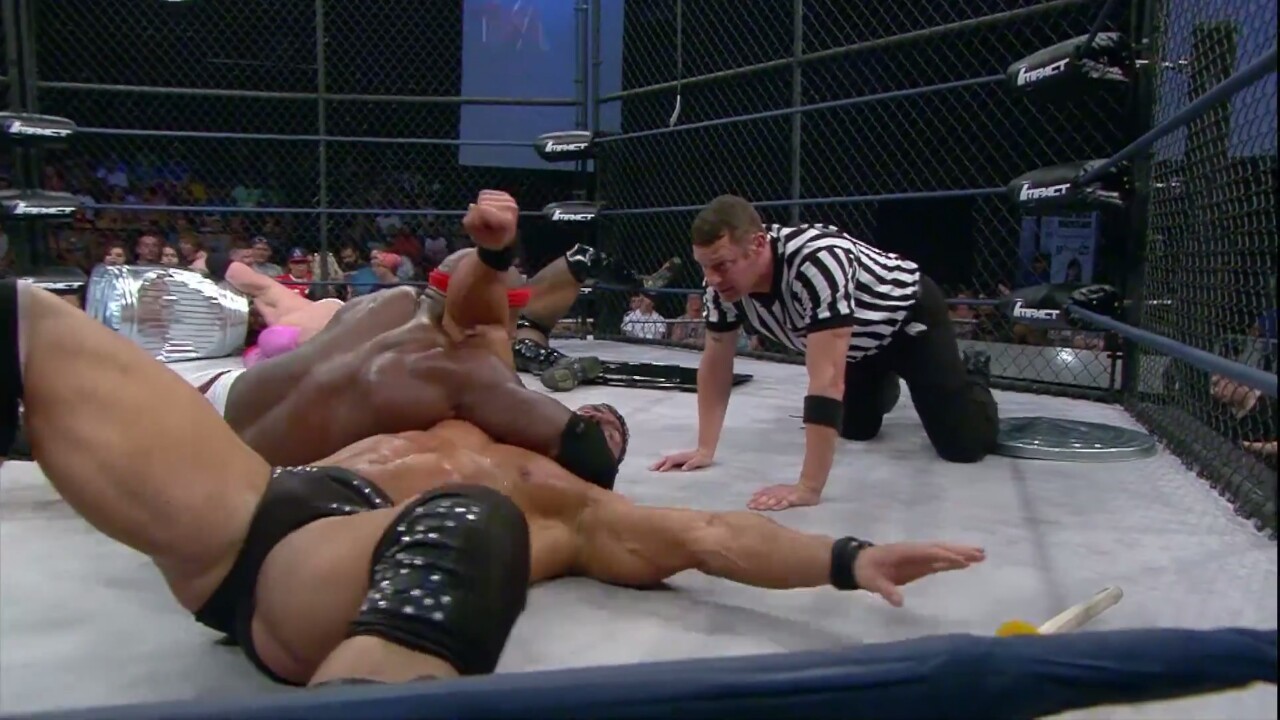 rwfan11:  A hot between the legs shot of EC3 from last night episode 9-29-16 of impact