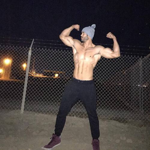 lumbrjax:  Instagram user @dannyjonesfitness http://ift.tt/1m2FHBM 