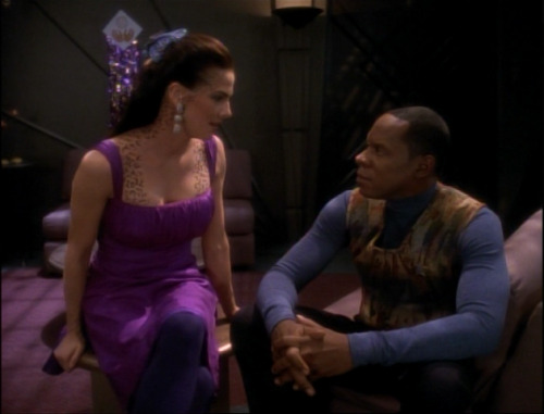 borgcast: Dax’s sexy dress of purple.