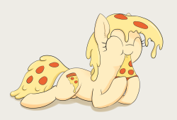 wafflekeks:  Here’s a tasty pizza pone fresh out of the oven for mcsweezy.  I hope he’ll leave some for me.   Mozzarella orgy a qtpone