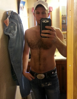 ksufraternitybrother:  REDNECK SELFIES SELECTION :