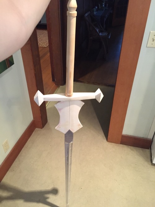 crystalkeetcosplay:My dad made Zelda’s sword for me over the weekend so i wouldn’t freak out as much