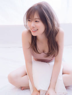 46pic:    Mai Shiraishi - FRIDAY  