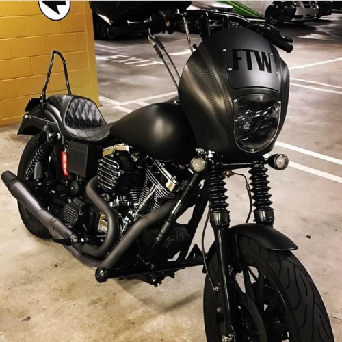 jakehollywood:  It’s Friday FTW let’s ride @adrenaline250mg #randomradness #shockmansion #bikeporn