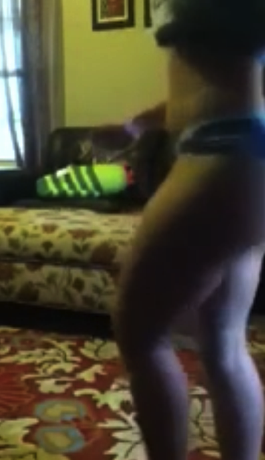 assiseverything:  She is a pro!submit your ass TODAY!!! We want to see it :) 🙈