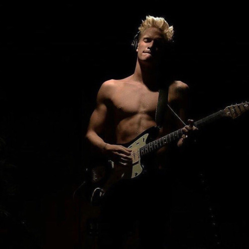 johnscollections:  Cody Simpson