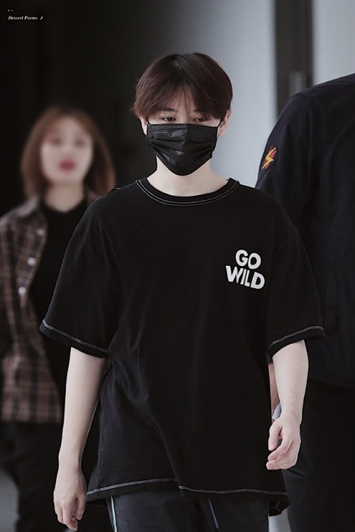 You Zhangjing - 191006 Getting Off Workcr.Dessert·Poems_尤长靖 do not edit or remove credits