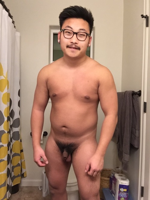 taiwanboyslove: 愛自拍的眼鏡熊追蹤並轉格，每超過一千人次發布獨家網紅未外流照片喔。Taiwan Boys LoveWelcome to submit, exchange, anonym