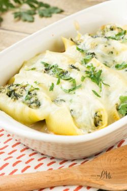 foodffs:  Spinach and Cheese Stuffed PastaReally nice recipes. Every hour.Show me what you cooked!