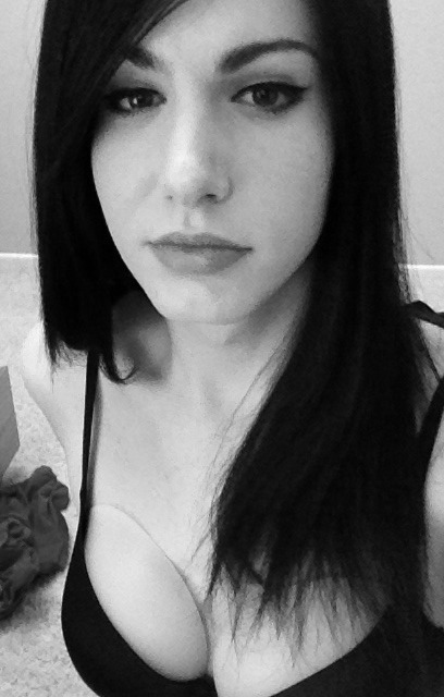cutiejaneekalindrachan:  Kalindra Chan Black &amp; White 
