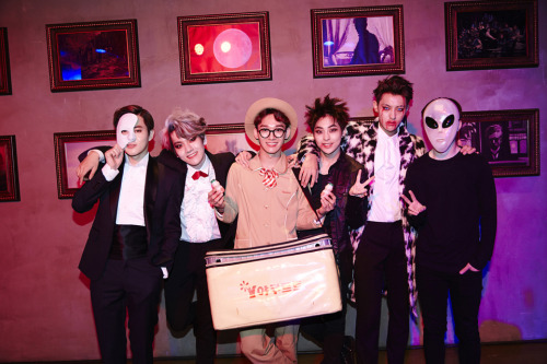  Stay tuned for more of SMTOWN HALLOWEEN PARTY on the December Issue of ‘THE CELEBRITY'  